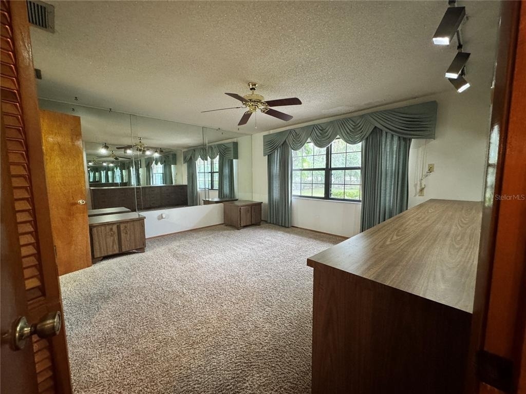 8225 E Highway 25 - Photo 11
