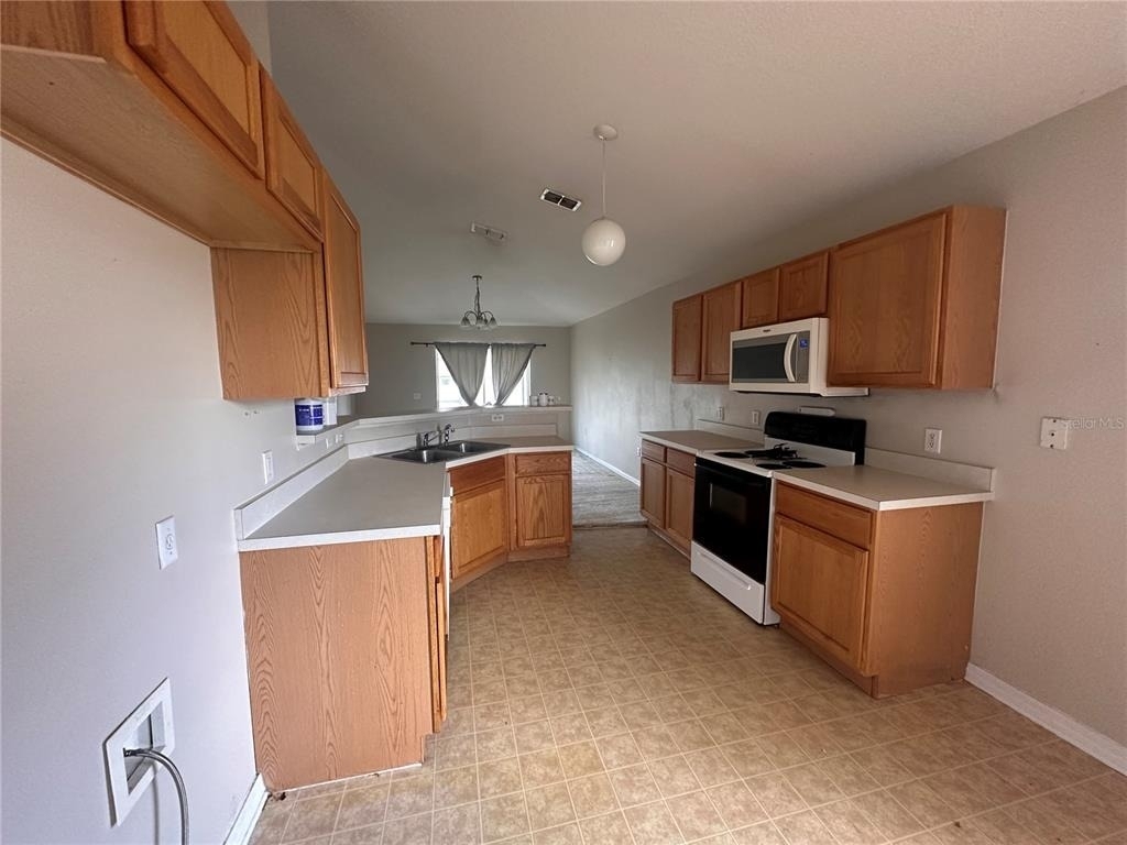 2529 Sw 156th Place - Photo 8