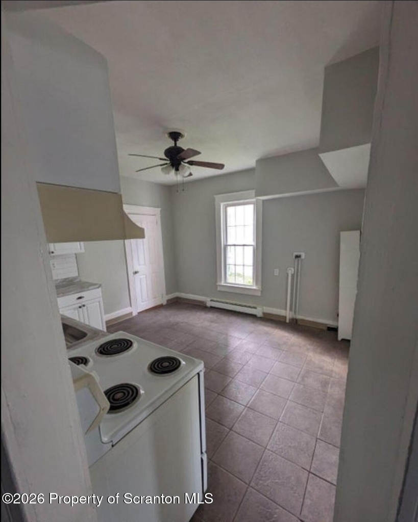 452 W 8th Street - Photo 3