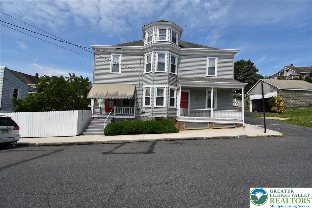 204 N 9th Street - Photo 0