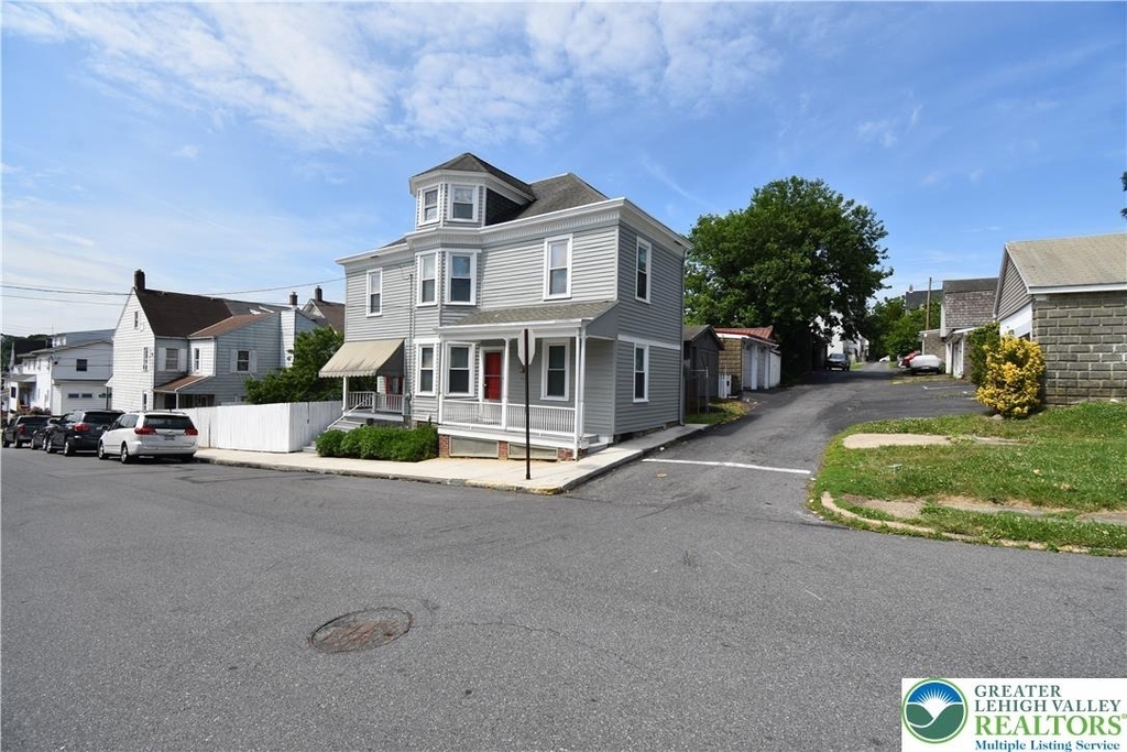204 N 9th Street - Photo 1