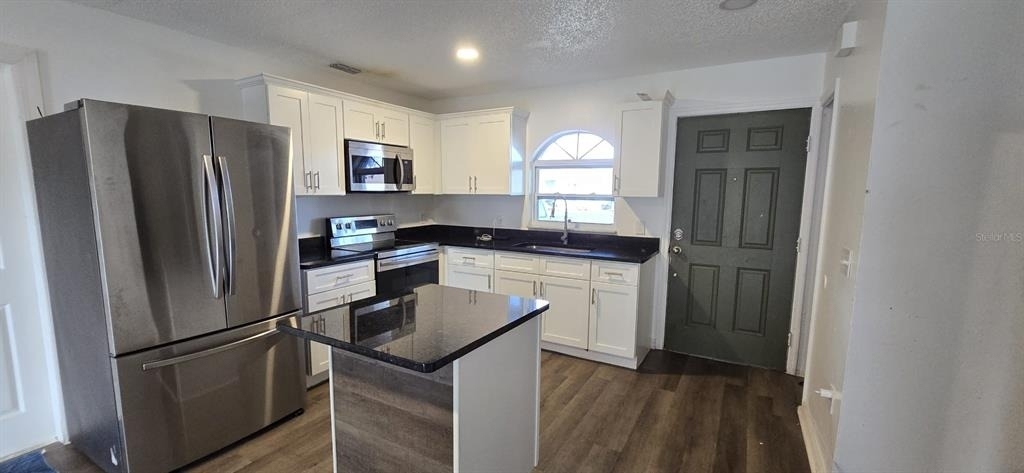 671 Royalty Court - Photo 1