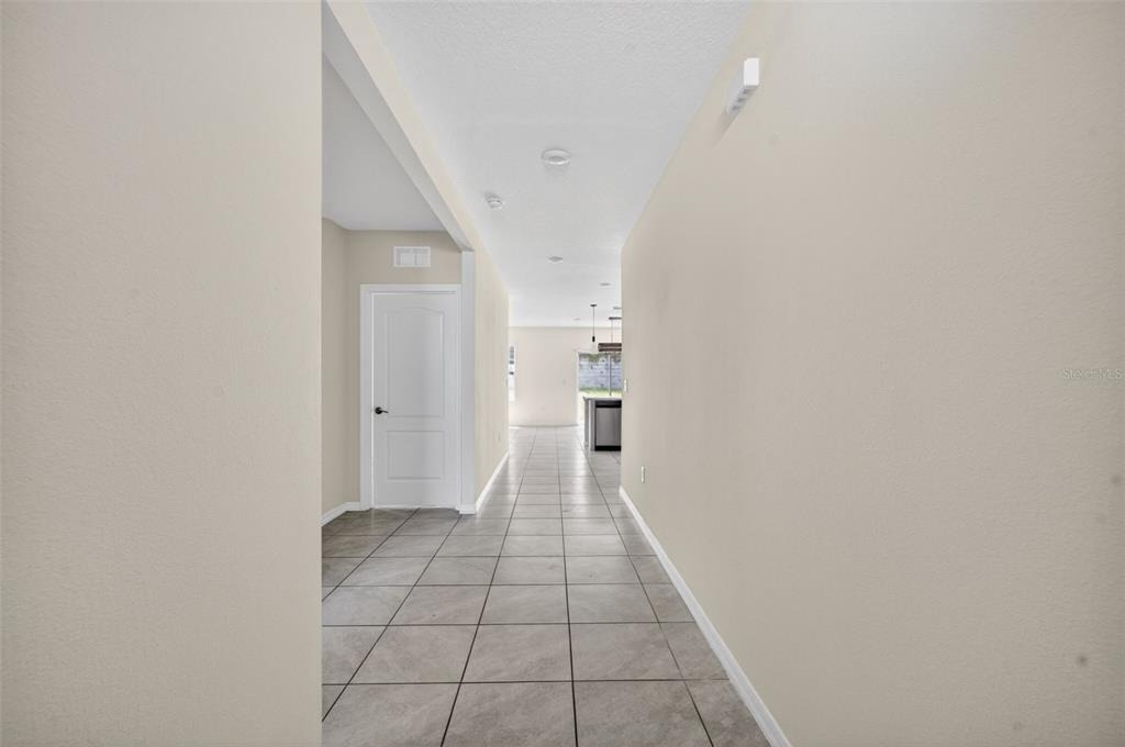 265 Meadowbrook Boulevard - Photo 3