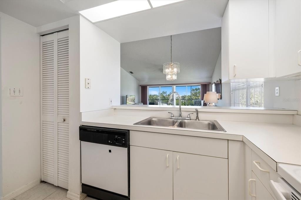 841 Waterside Drive - Photo 12