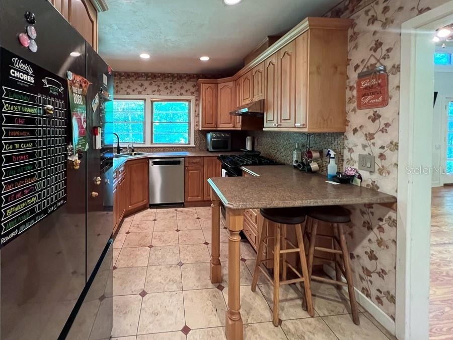 411 Nw 26th Street - Photo 8