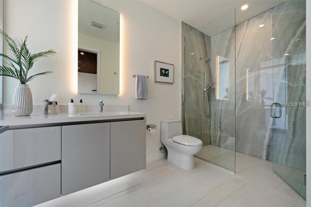 111 Golden Gate Point - Photo 24