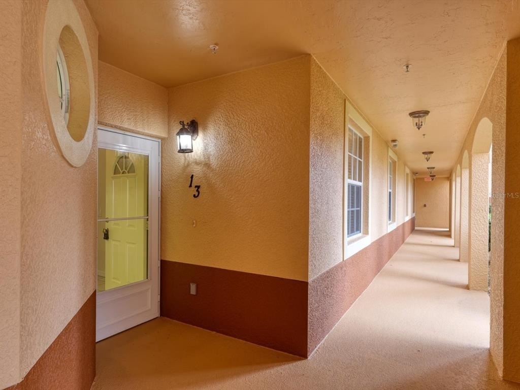 150 L Pavia Boulevard - Photo 2