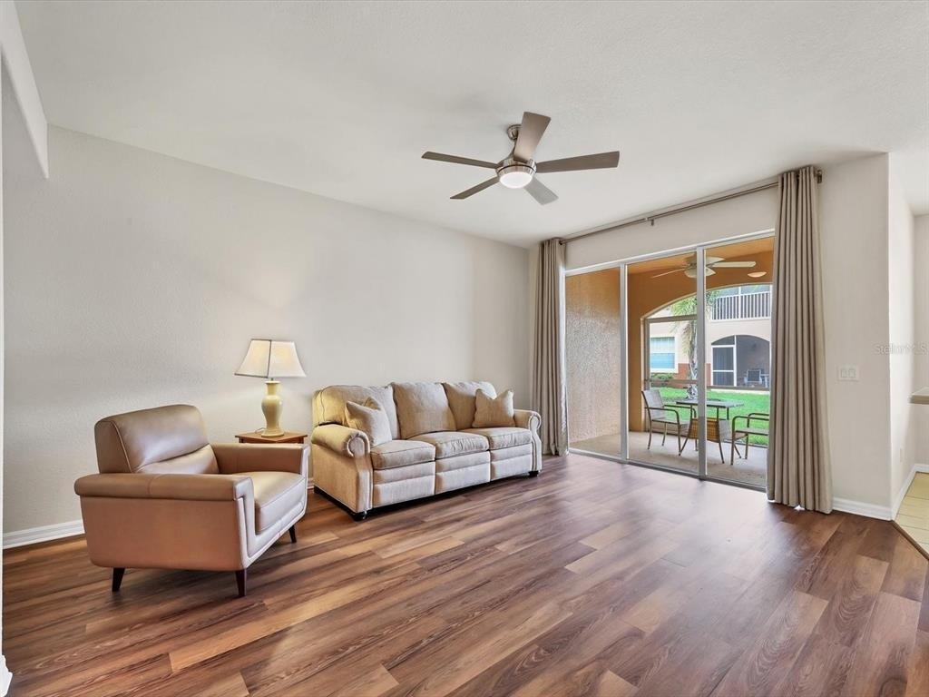 150 L Pavia Boulevard - Photo 5