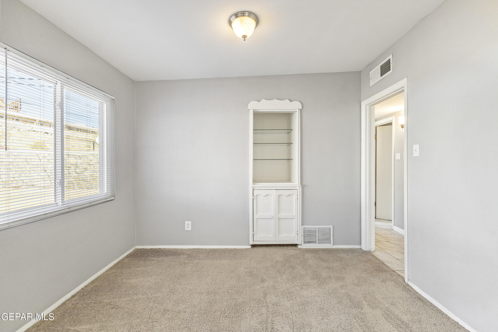 1015 N Clark Drive - Photo 3