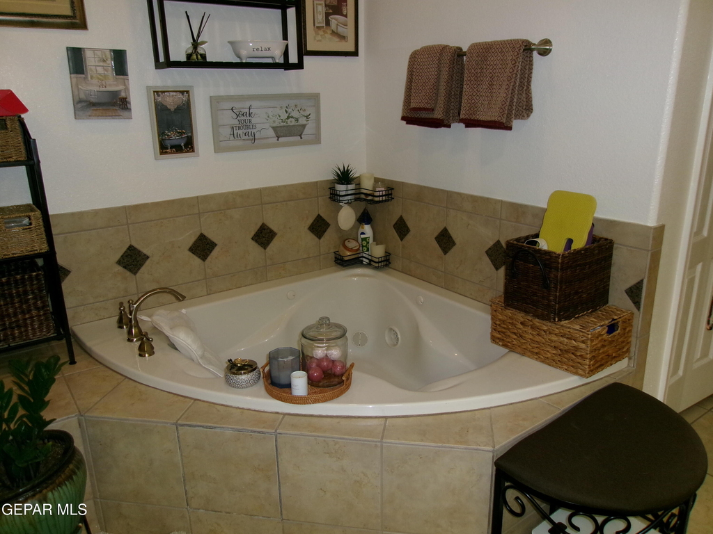 5833 Angel Street - Photo 15