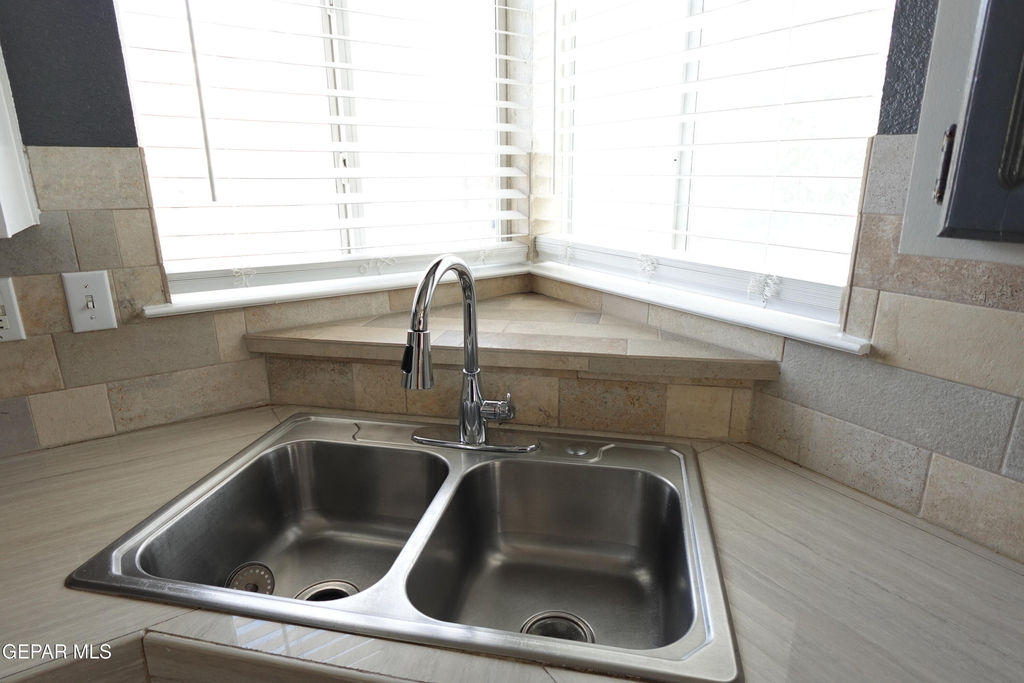 1452 Michelangelo Drive - Photo 7