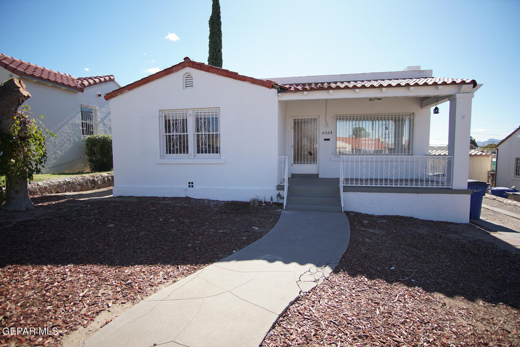 4424 Cambridge Avenue - Photo 1