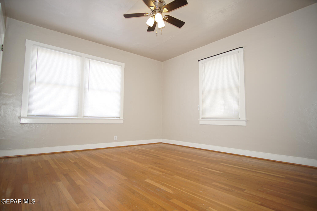 4424 Cambridge Avenue - Photo 6