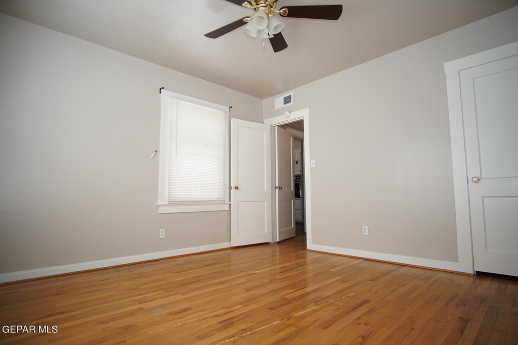 4424 Cambridge Avenue - Photo 14