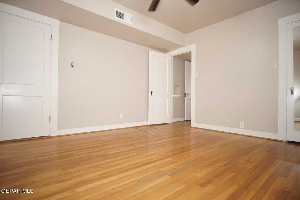 4424 Cambridge Avenue - Photo 11