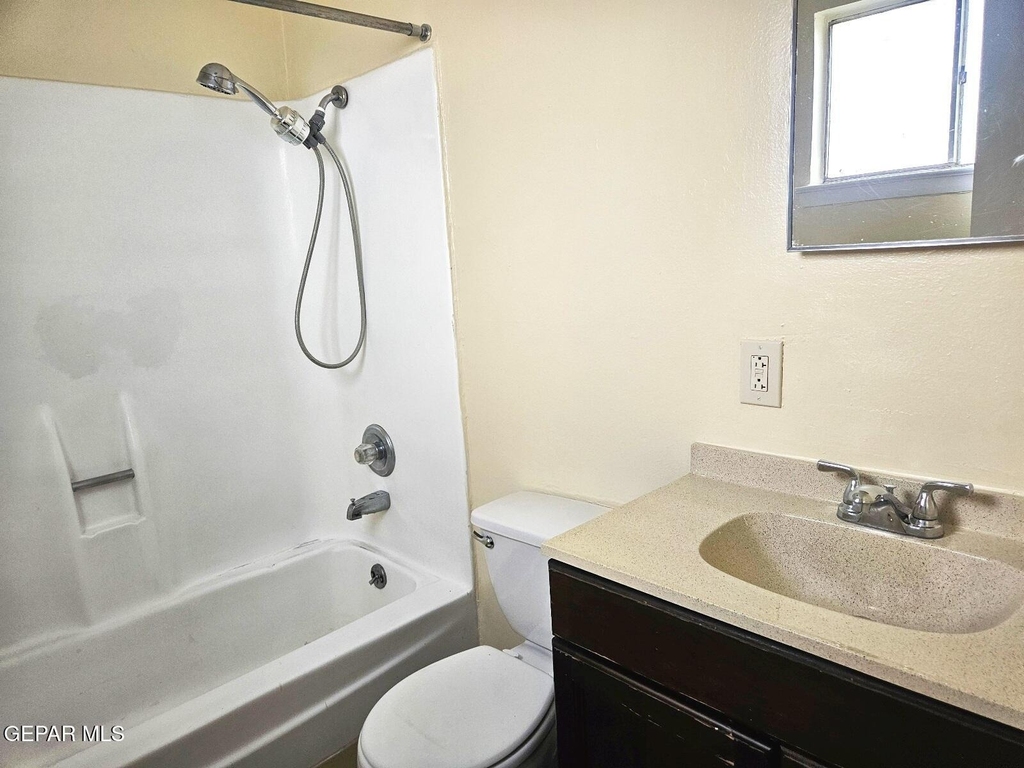 1601 N El Paso Street - Photo 6