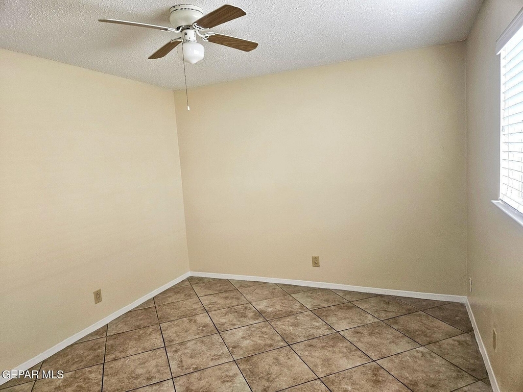 1601 N El Paso Street - Photo 5