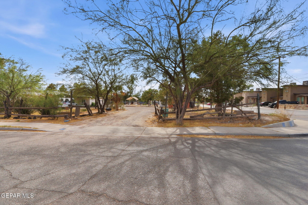 593 Myra Street - Photo 22