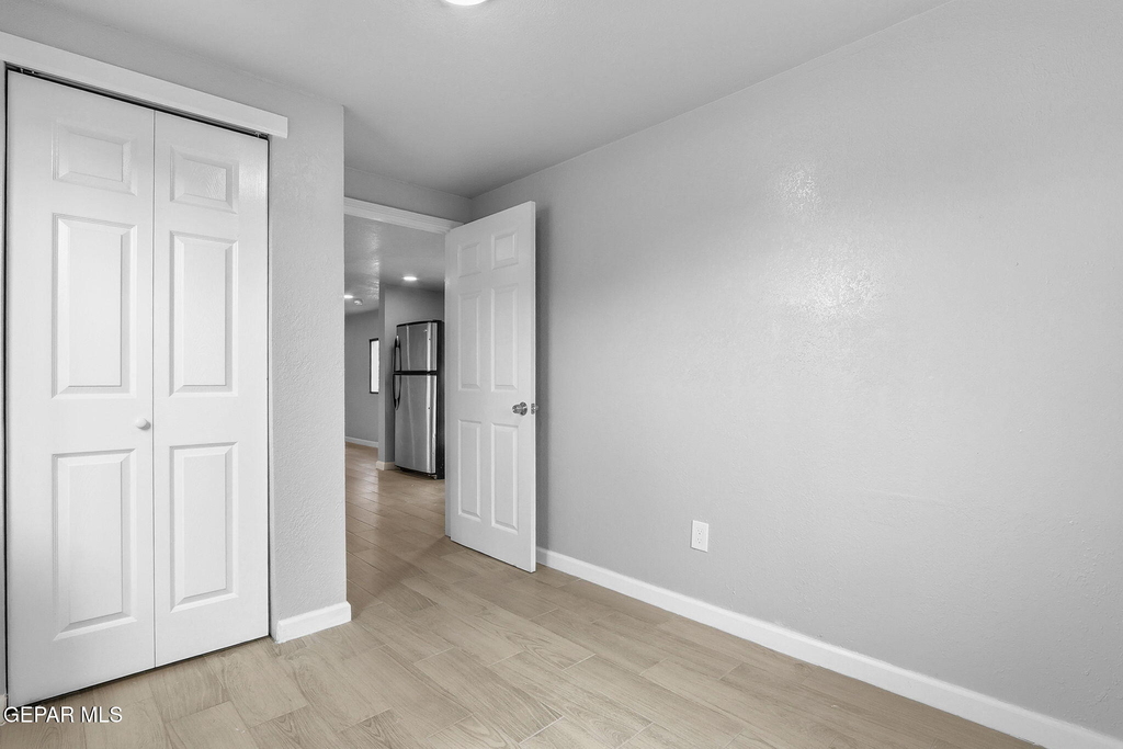 593 Myra Street - Photo 14