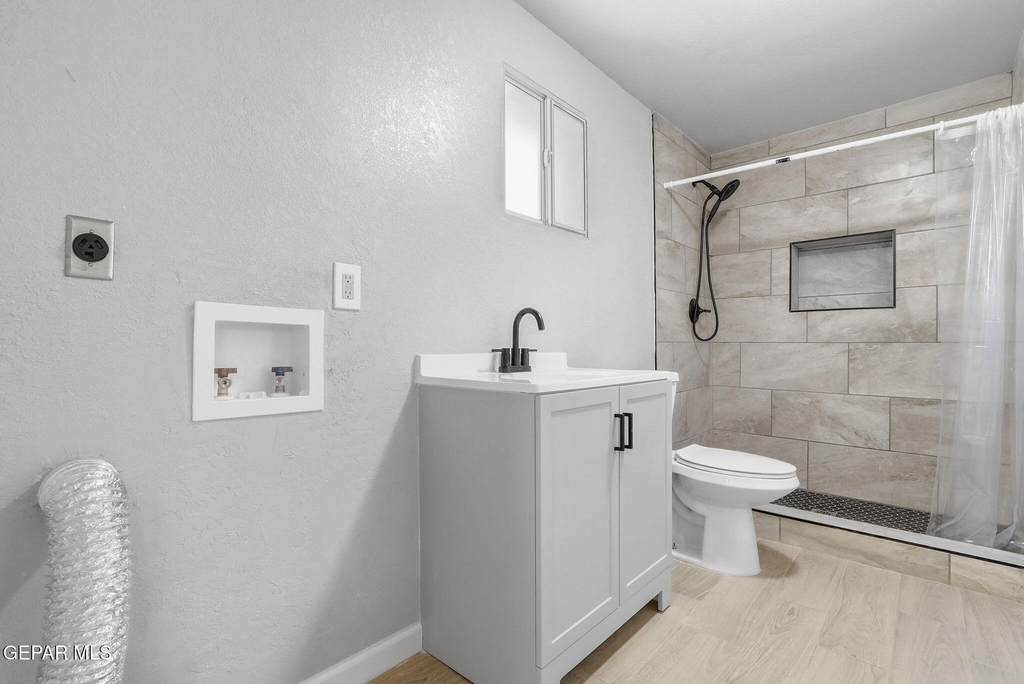 593 Myra Street - Photo 16