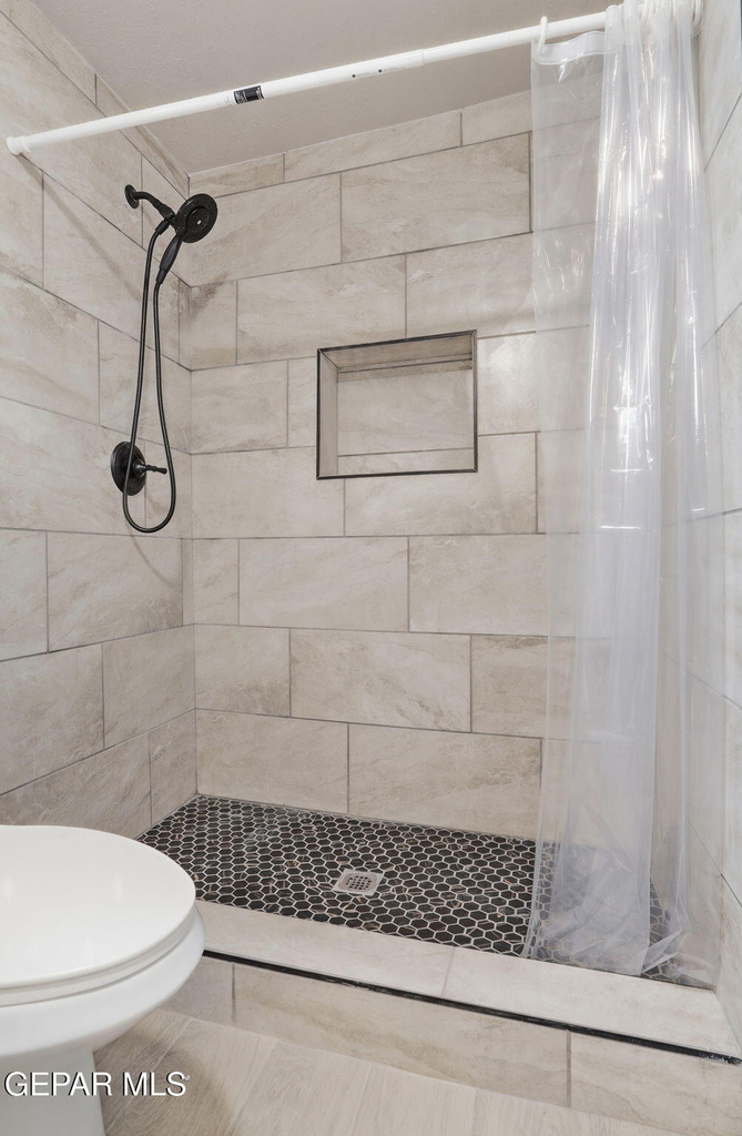 593 Myra Street - Photo 18