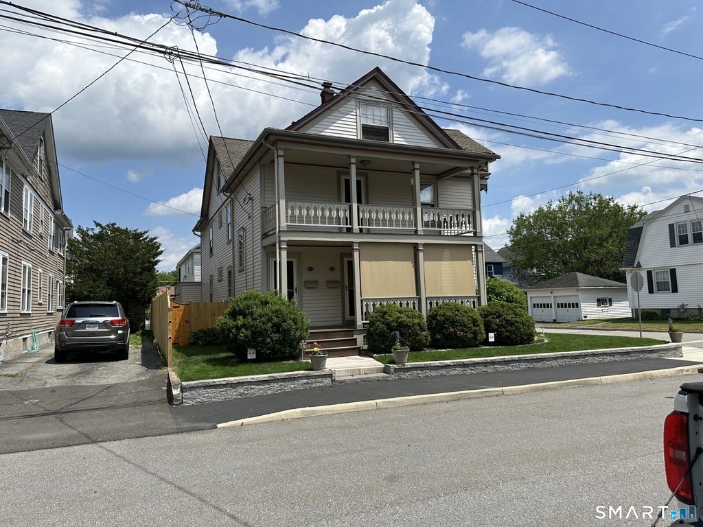 76 Lorenzo Street - Photo 0