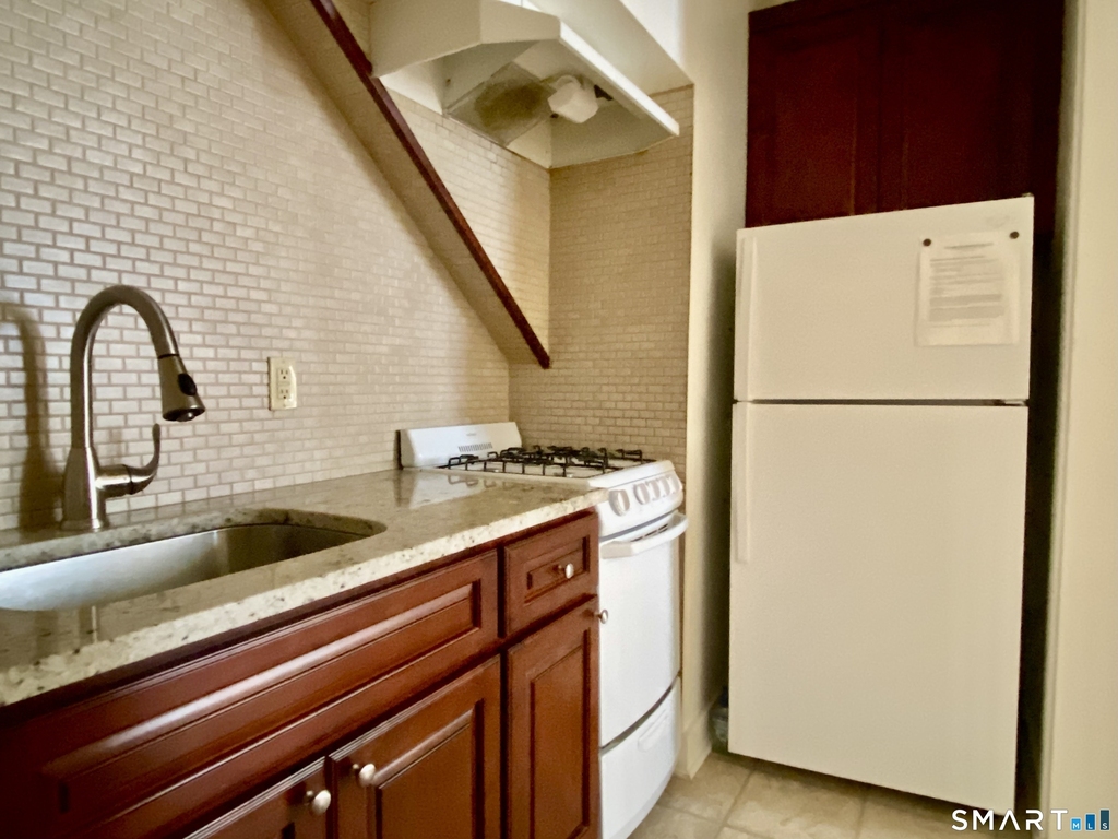 239 Edwards Street - Photo 4