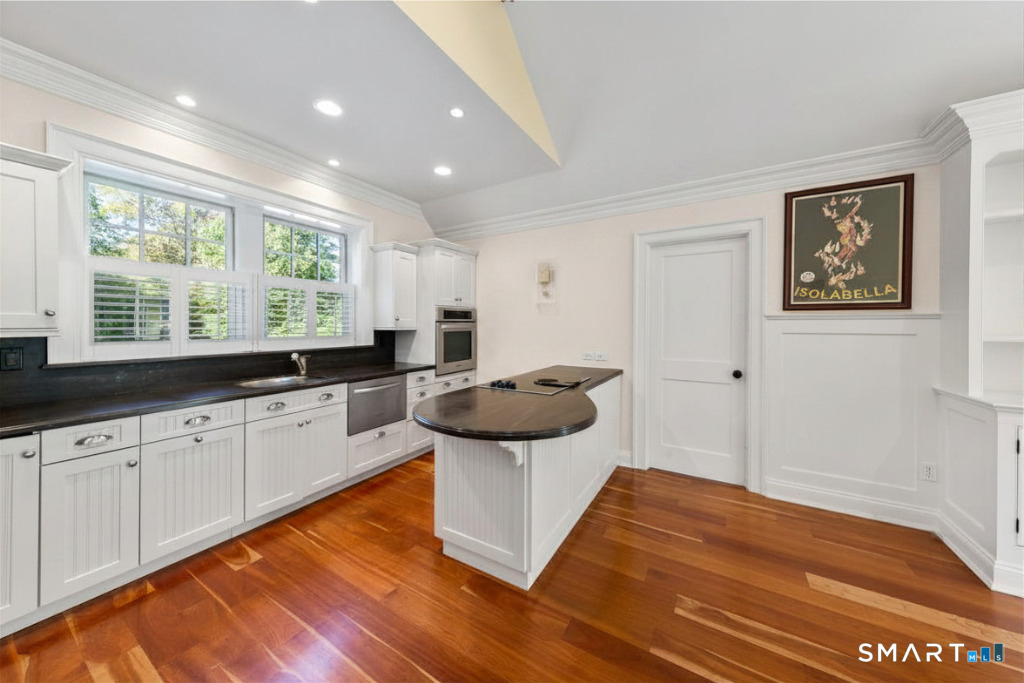530 Flax Hill Road - Photo 1