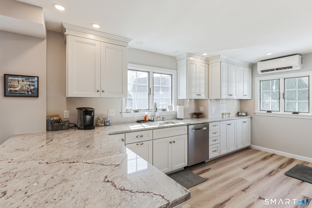 29 West Walk - Photo 4