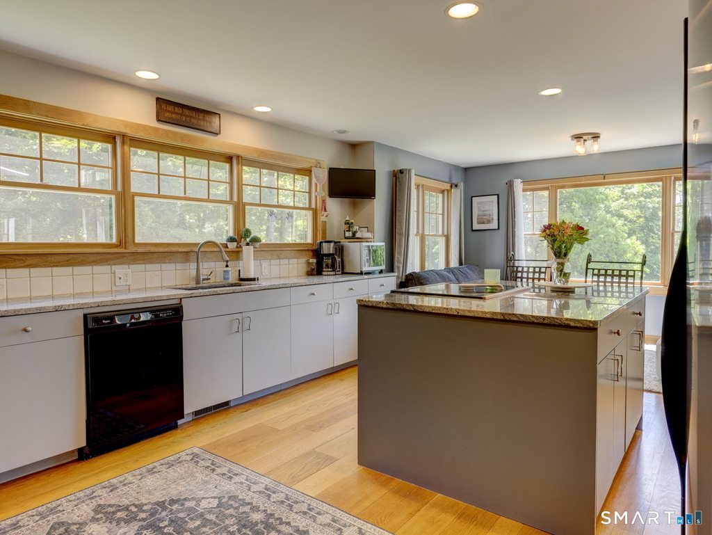 8 Deming Road - Photo 10
