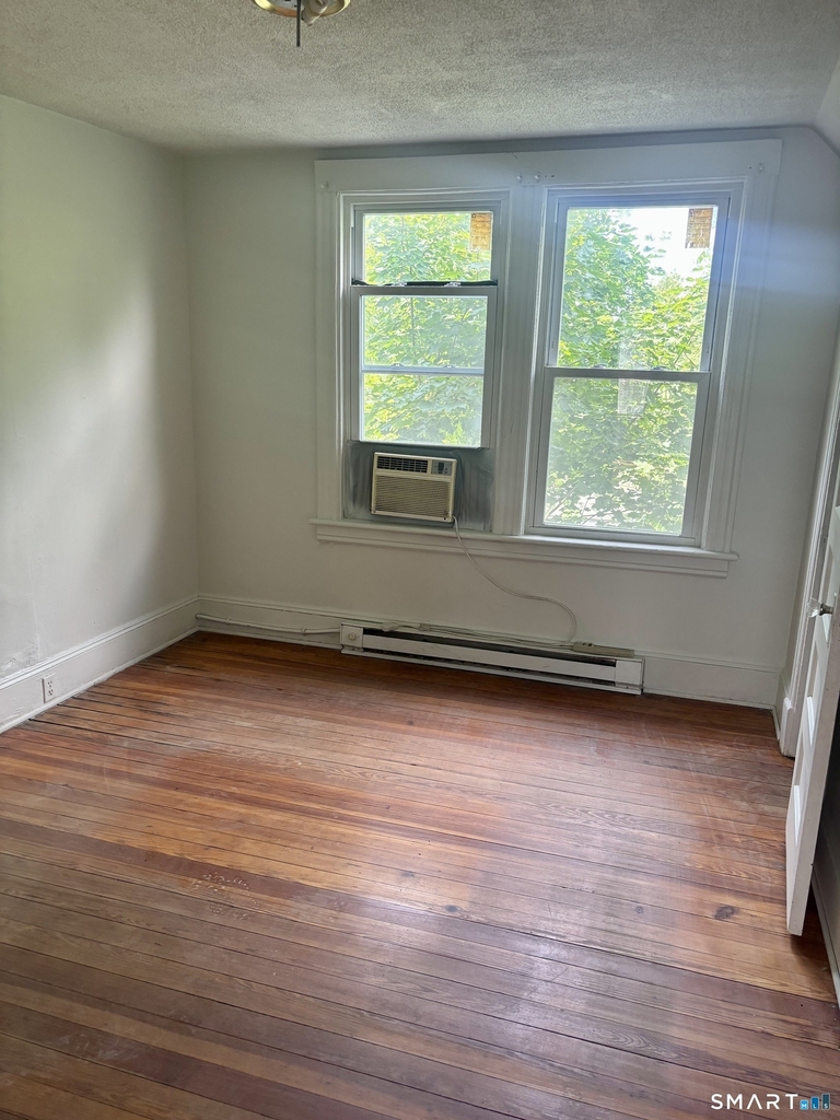 185 Monmouth Avenue - Photo 4