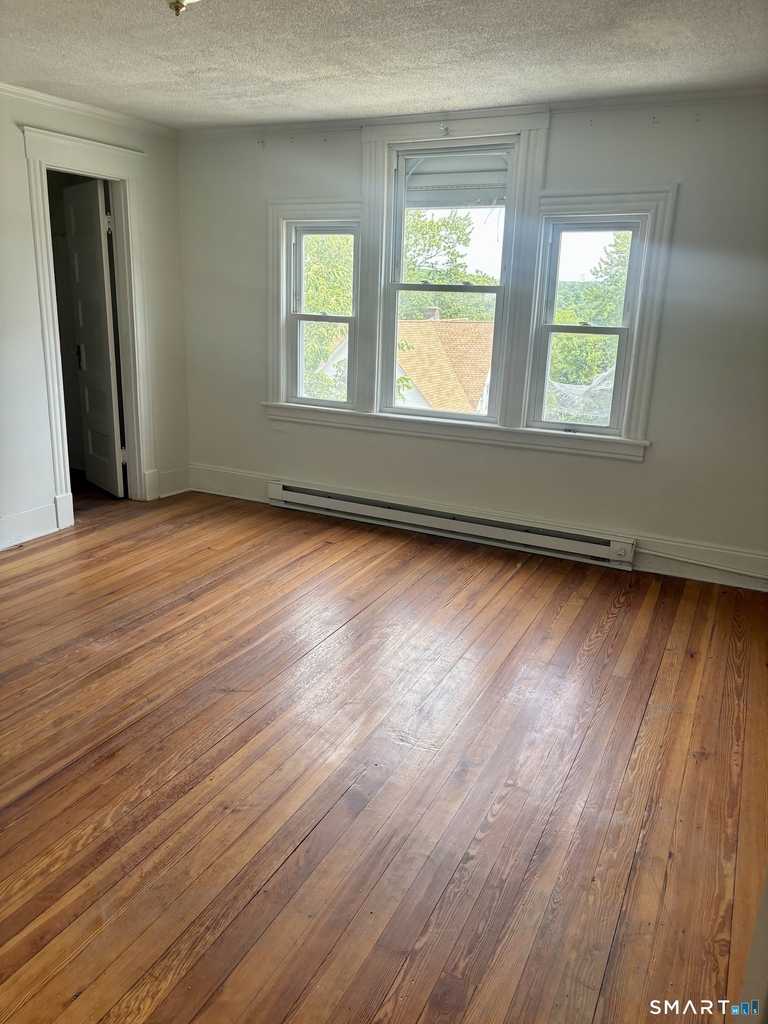 185 Monmouth Avenue - Photo 1