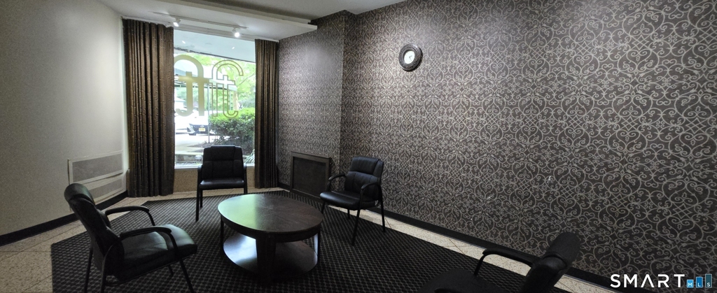 91 Strawberry Hill Avenue - Photo 8