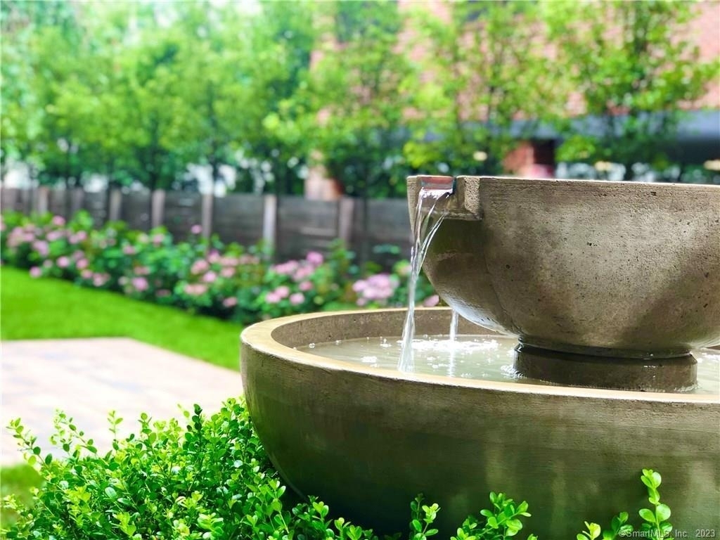 700 Summer Street - Photo 3