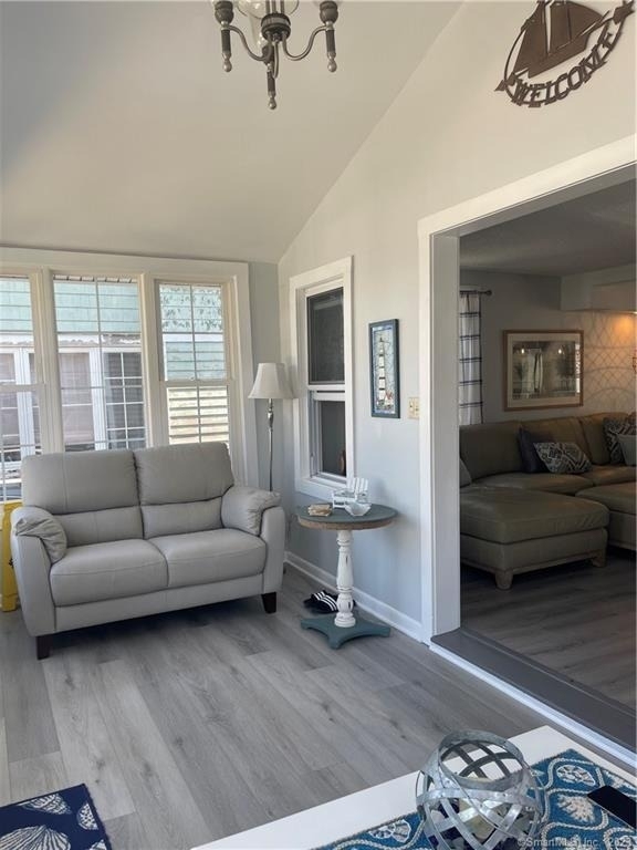 31 Lawrence Avenue - Photo 1