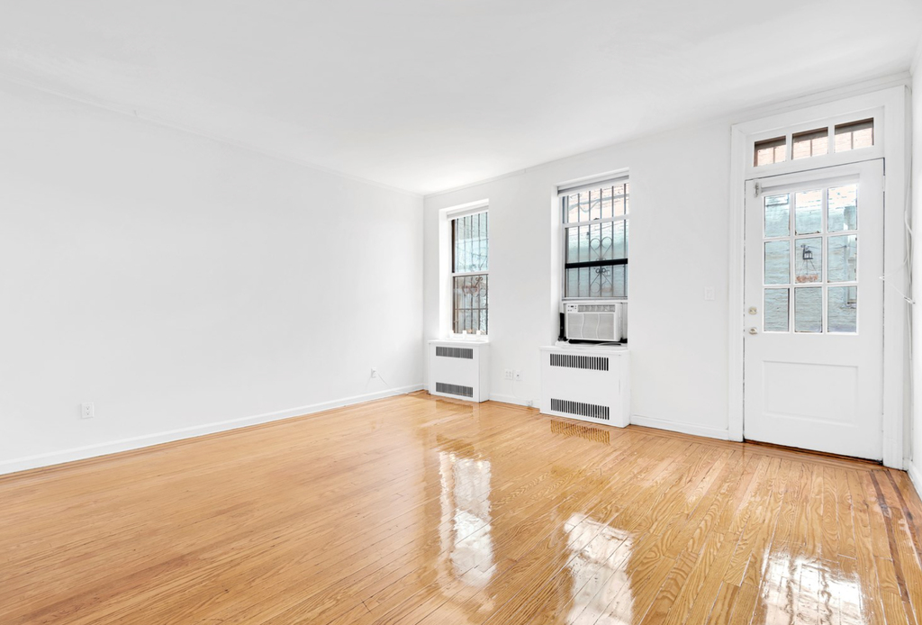 East 31st Street - Photo 2