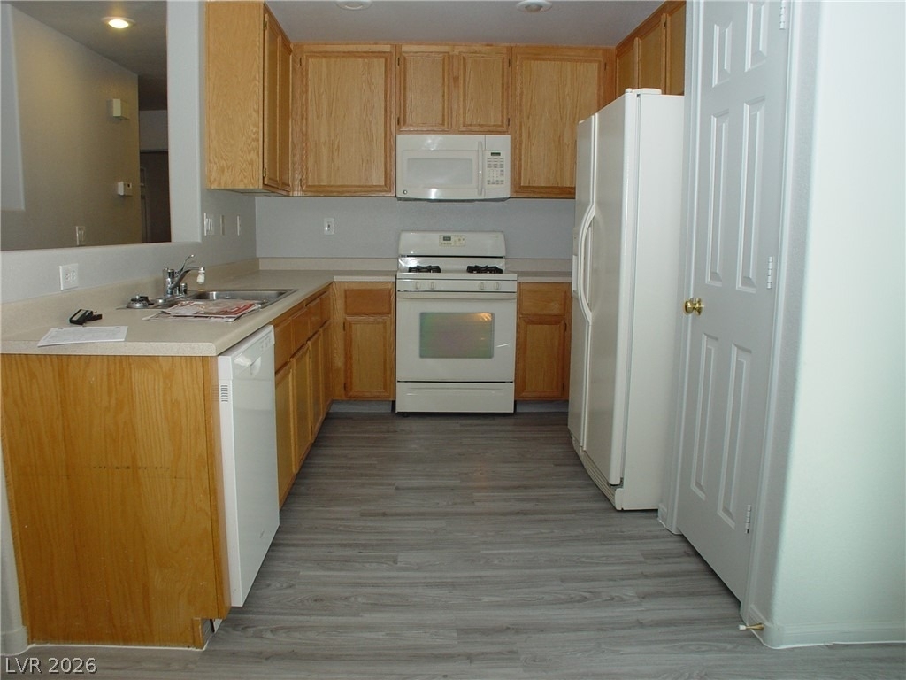 8228 Corset Creek Street - Photo 16