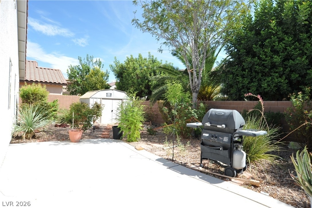 8228 Corset Creek Street - Photo 12