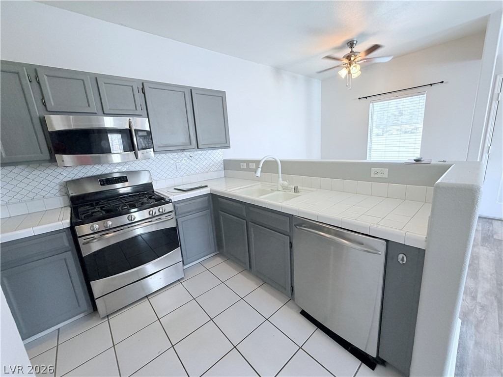 1822 N Jones Boulevard - Photo 2