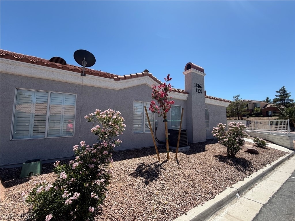 1822 N Jones Boulevard - Photo 0