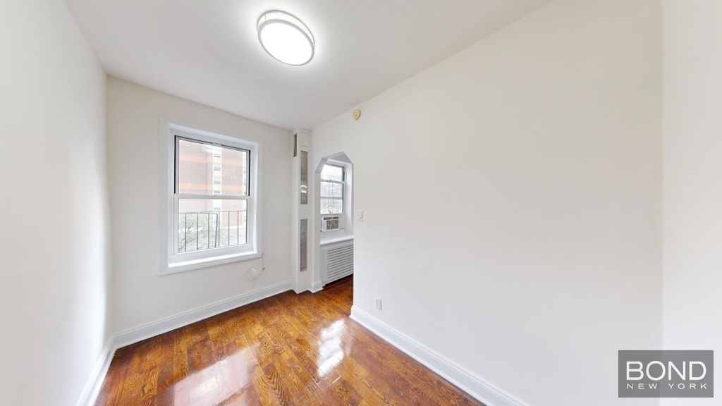455 Second Avenue Apartment 5a - Photo 2