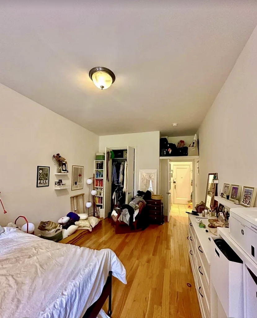 172 East 91st Street - Photo 2