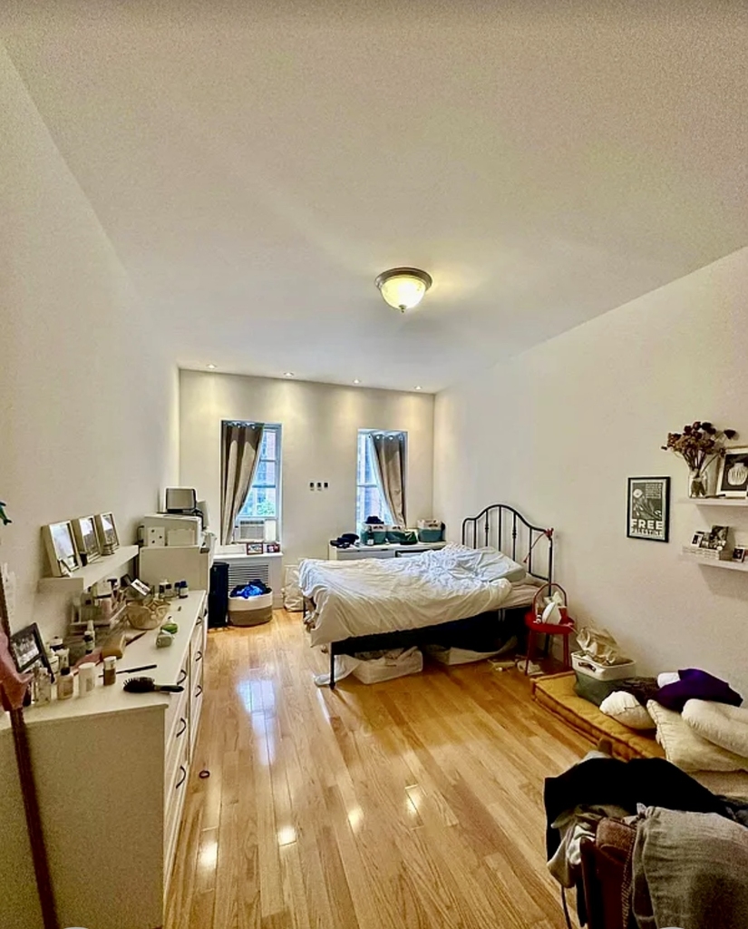 172 East 91st Street - Photo 3