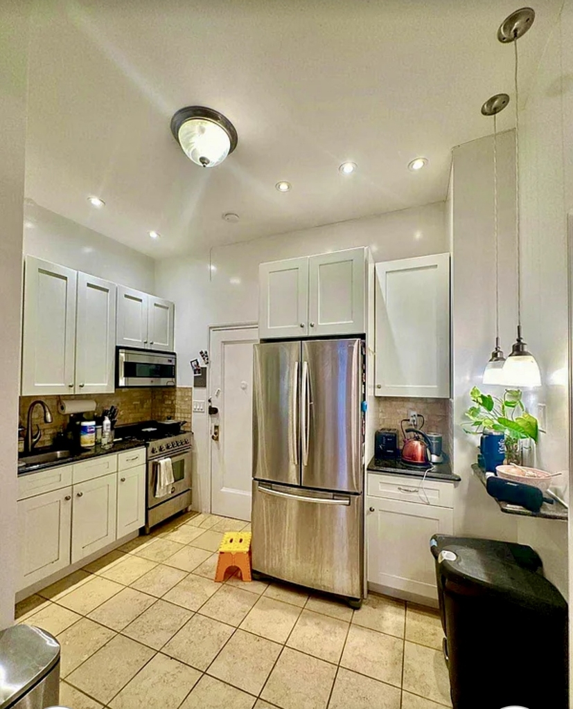 172 East 91st Street - Photo 4