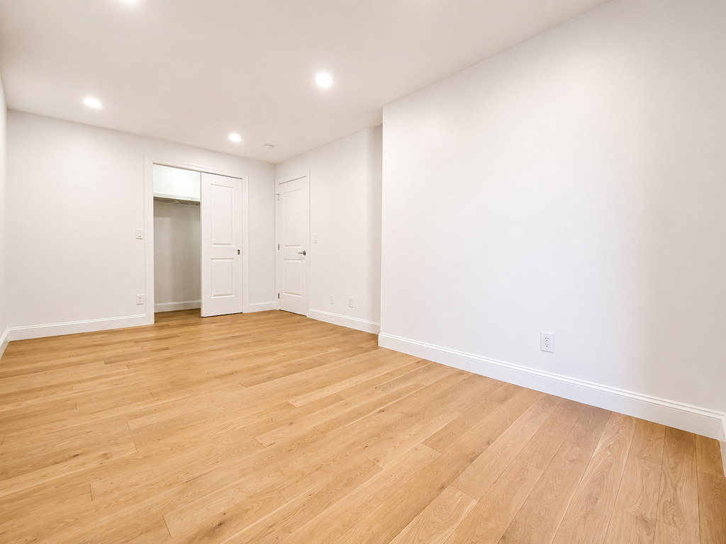East 48th Street - Photo 7