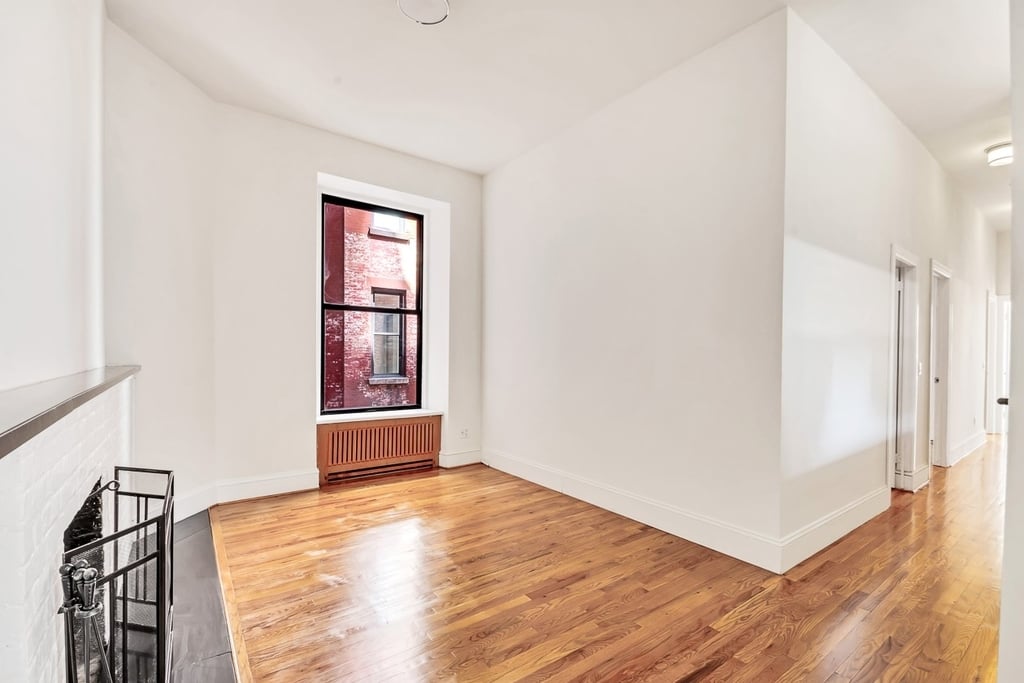 Madison Avenue - Photo 3