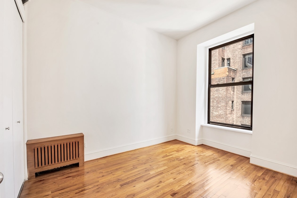 Madison Avenue - Photo 5