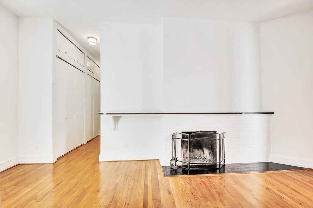 Madison Avenue - Photo 2