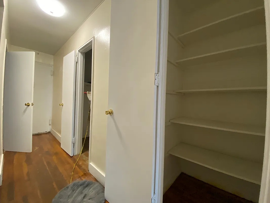 272 Clarkson Ave - Photo 3