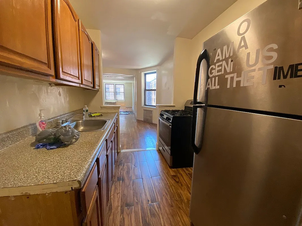 272 Clarkson Ave - Photo 0